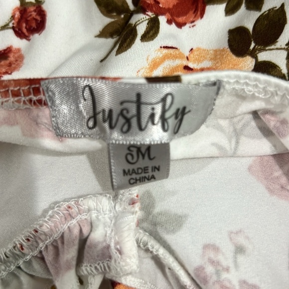 Floral White Dress with Red and Pink Roses M - Picture 5 of 5